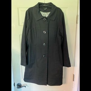 Black trench coat. Great condition. H&M brand.
